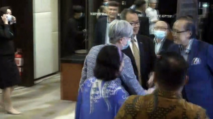 Emotional reception for Foreign Minister Penny Wong in Malaysian hometown