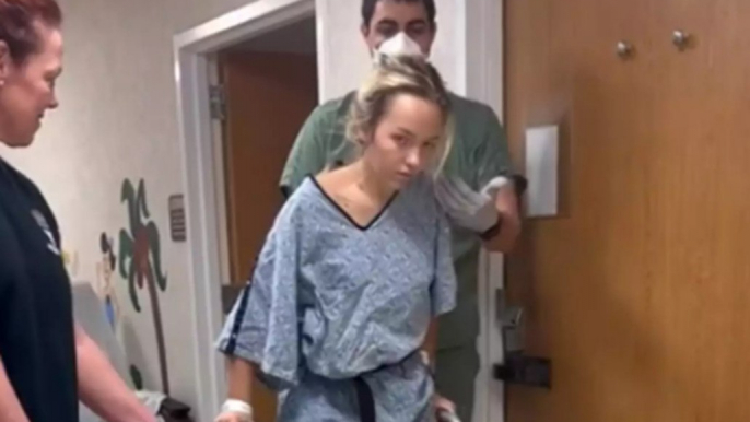 Teen Cheerleader Who Survived Shark Attack Takes First Steps After Leg Amputation: 'Such a Warrior'