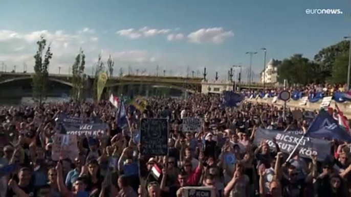 Protestas en Budapest contra una reforma fiscal que implica una subida de impuestos para las PYMES