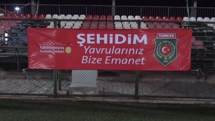 Kahramanmaraş haber | KAHRAMANMARAŞ - Protokol üyeleri, şehit ve gazi çocuklarıyla futbol oynadı