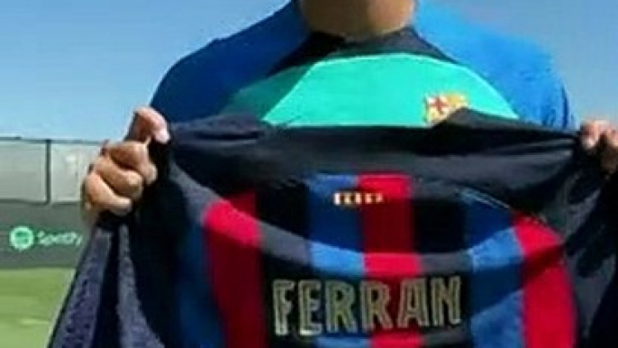 El Barça anuncia el cambio de dorsal de Ferran Torres / FCB