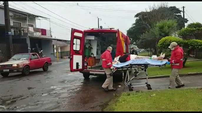 Com fratura no braço, mulher de 62 anos é socorrida pelo Siate no Bairro Brasília