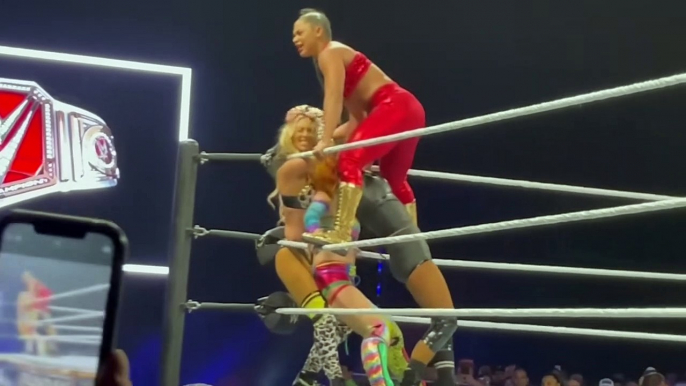 Bianca Belair defeats Carmella Becky Lynch & Asuka