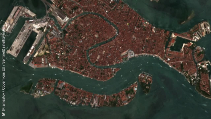 Satellite images show Venice’s canals thronged with boats as tourism returns to pre-COVID levels
