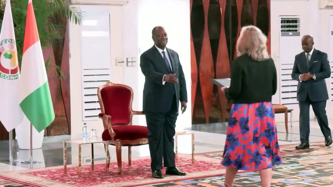 Le Président Alassane Ouattara a reçu les lettres de créances de six nouveaux ambassadeurs accrédités en Côte d’Ivoire