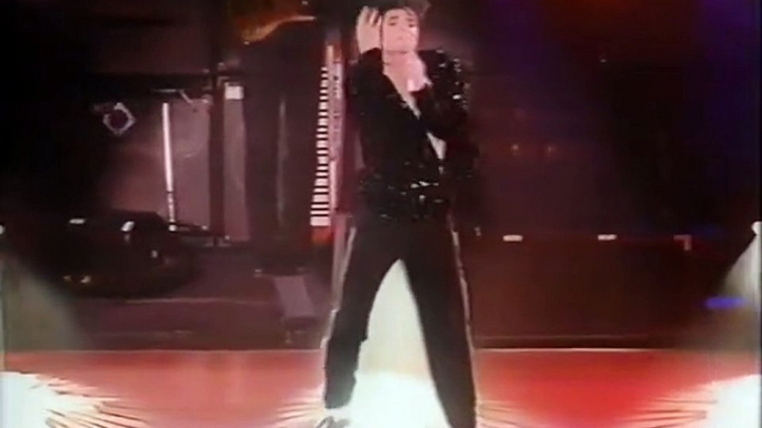 Michael Jackson- Billie Jean (Dangerous Tour Live in Copenhagen, very rare video in the 90s)