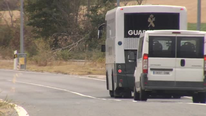 La Guardia Civil acerca a 13 presos de ETA a las cárceles vascas