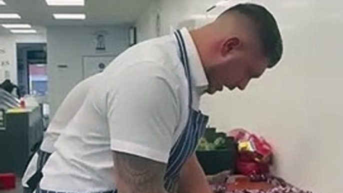 Hilarious no-tears chopping onion hack: Yorkshire Butchers share viral video