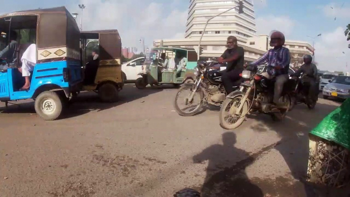 4K _ CYCLING THROUGH THE STREETS OF PAKISTAN - KARACHI _ 2022 _ CITY TOUR _ P2 _ I.I Chundrigar.