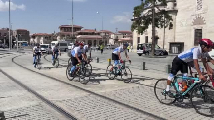 Konya haber... Sağlıklı çevre için İstanbul'dan yola çıkan bisiklet takımı Konya'ya ulaştı