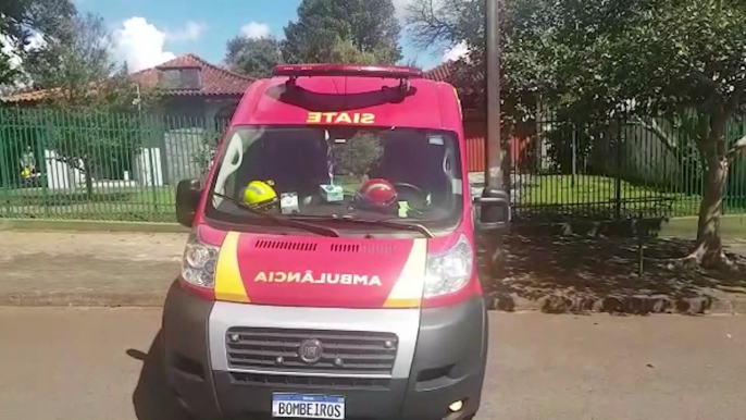 Idoso de 80 anos fica ferido ao cair de aproximadamente quatro metros de altura no Bairro Country