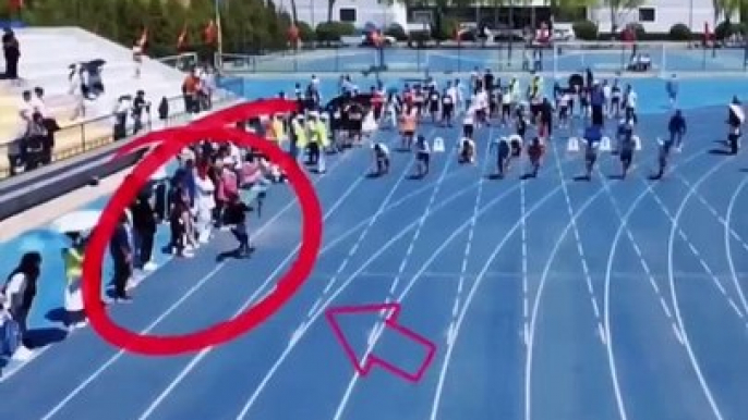 Cameraman Runs Faster Than The Athletes!