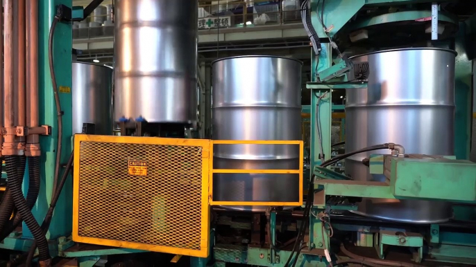 The process of making cans drums. Mass production factory in Japan