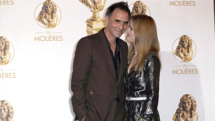 GALA VIDÉO - “Les gens ressentent notre amour” : Vanessa Paradis fière de son couple avec Samuel Benchetrit