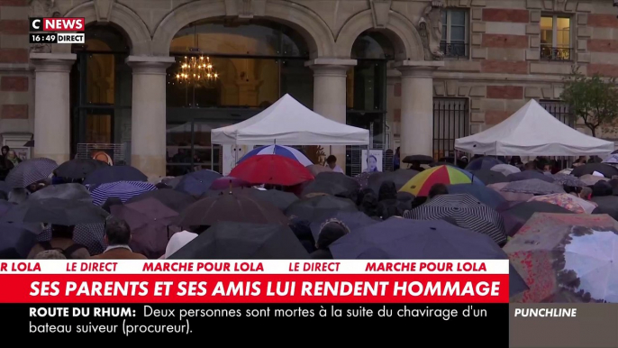 Regardez le discours très émouvant de la maman de Lola cet après-midi à Paris lors de l'hommage rendu à la jeune fille de 12 ans