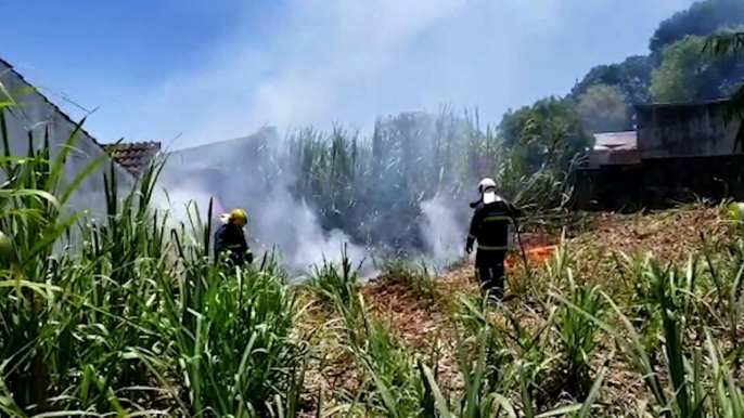 Jovem sofre queda de quatro metros enquanto pintava telhado de residência