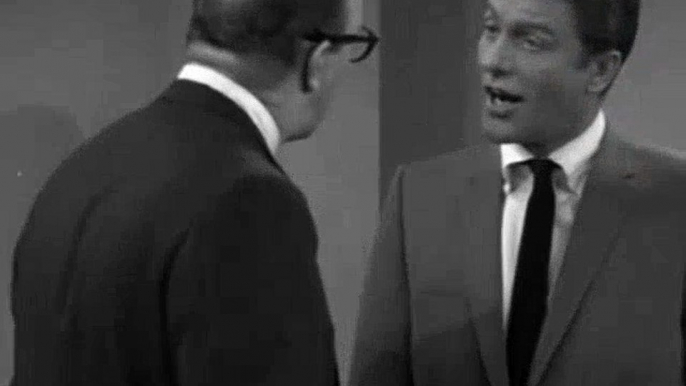 Dick Van Dyke S04E20 (The Redcoats Are Coming)