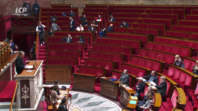 Élisabeth Borne a sorti, cette nuit, à nouveau et pour la sixième fois, le 49.3 pour faire adopter en nouvelle lecture le budget de la Sécurité sociale par l'Assemblée nationale