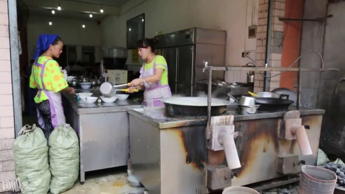 Street Food in China's BEST Noodles  Chinese Street Food Tour in Xi'an, China