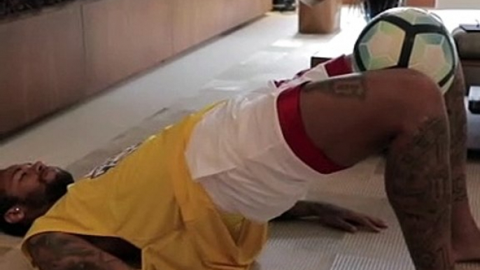 Neymar dá 5 dicas de exercício para fazer em casa