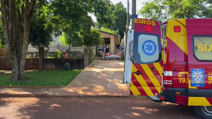 Idosa quebra a perna ao sofrer queda em residência no Cascavel Velho