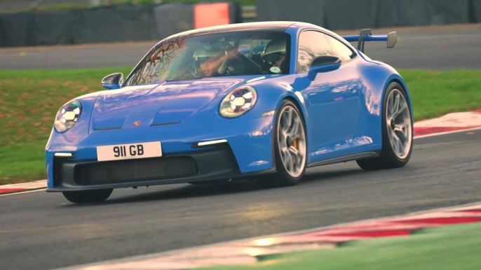 Emma Raducanu experiences the 911 GT3 on the race track at Brands Hatch