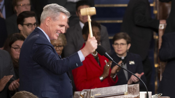 Kevin McCarthy convence al ala radical del Partido Republicano y se convierte en líder de la Cámara de Representantes tras 15 votaciones