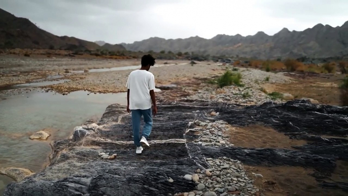 Kaifi Khalil - Kahani Suno 2.0 [Official Music Video]