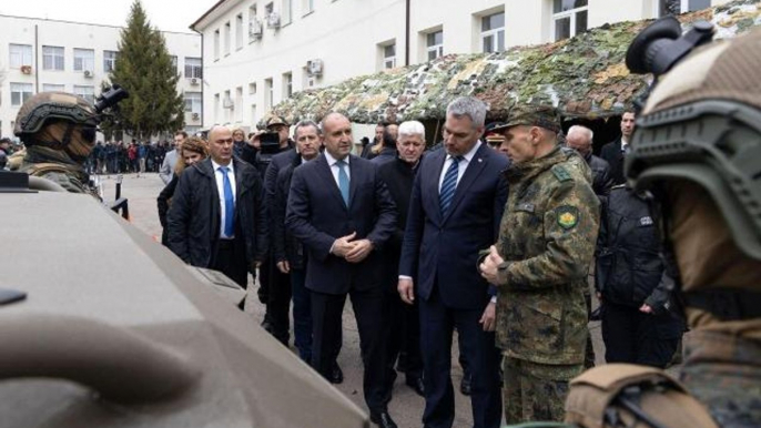 Bulgaristan Cumhurbaşkanı Radev, Avusturya Başbakanı Nehammer ile bir araya geldiAvusturya Başbakanı Nehammer, helikopterle Bulgaristan-Türkiye...