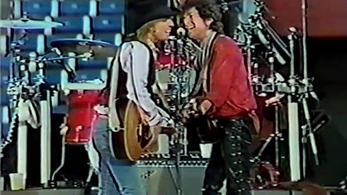 I Forgot More Than You'll Ever Know (The Davis Sisters cover) - Bob Dylan with Tom Petty & The Heartbreakers (live)