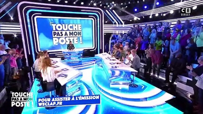 Une chroniqueuse de "Touche pas à mon poste" est apparue totalement relookée sur le plateau de l'émission ce mercredi.Une chroniqueuse de "TPMP" relookée.