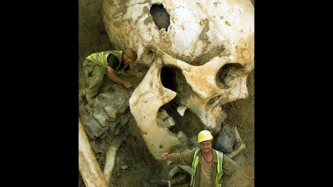 18 Feet Giant Skeletons Discovered 2015