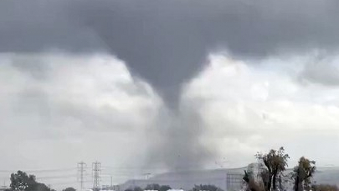 Montebello Tornado destroys fiber factory today in Montebello/ #Tornado #California #Storm #Montebello #CAwx #Viral #Climate #Weather #Tornadoes