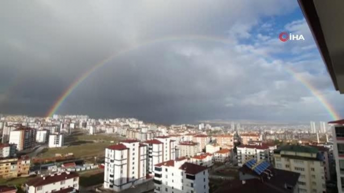 Elazığ'da oluşan gökkuşağı mest etti