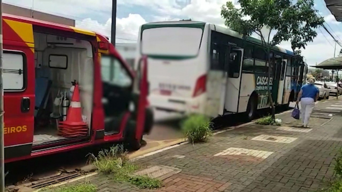 Mulher sofre queda no interior de ônibus do transporte coletivo de Cascavel