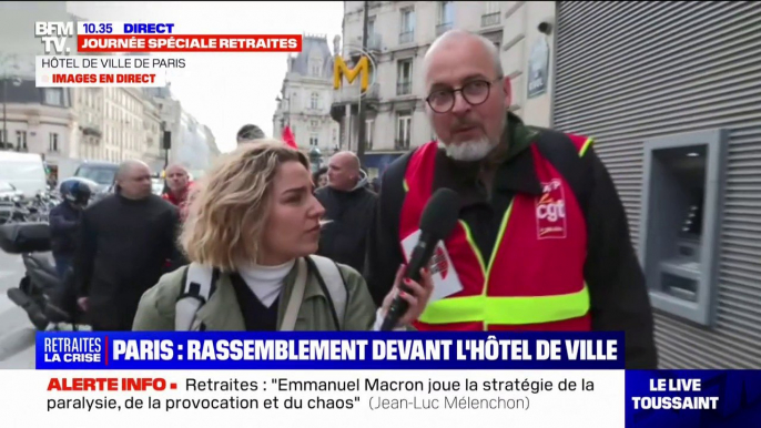 Retraites: des manifestants se sont rassemblés devant l'hôtel de ville de Paris