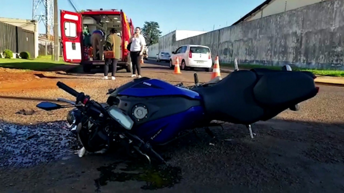 Motociclista tem lesões graves após forte colisão com carro no Pacaembu