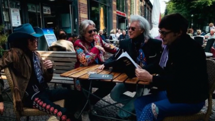 10 Minutes Ago   We Report Extremely Sad News 64-year-Old Singer Marty Stuart, Goodbye Marty Stuart.