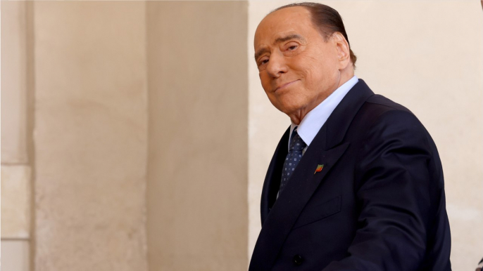 VOICI - Silvio Berlusconi hospitalisé : il a été admis en soins intensifs en Italie