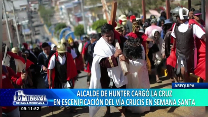 Alcalde de Hunter cargó la cruz en escenificación del Vía Crucis en Semana Santa