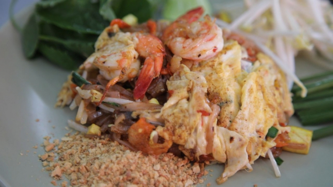 Pad thai, la historia y el mito por detrás del plato más famoso de Tailandia