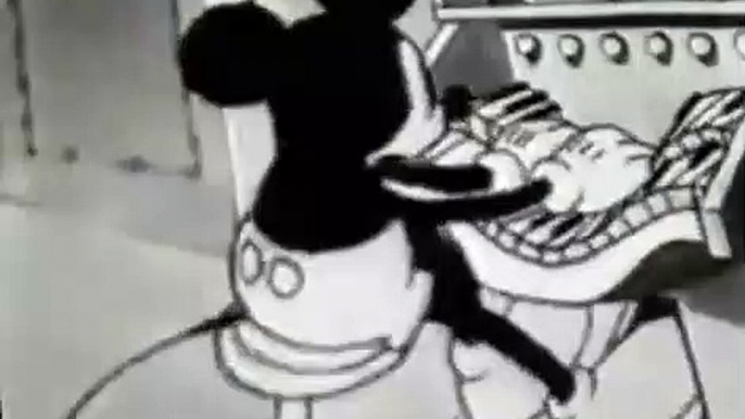 Mickey Mouse Sound Cartoons (1929) - Haunted House