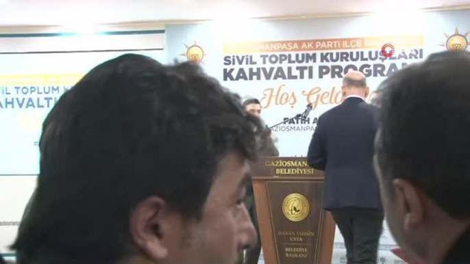 Bakan Soylu, Gaziosmanpaşa'da sivil toplum kuruluşu başkanları ile bir araya geldi