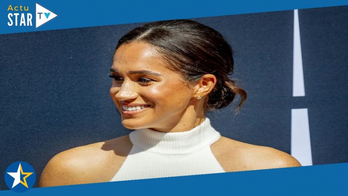 Meghan Markle incendiaire : découvrez le prix de sa robe hollywoodienne dorée pour sa dernière sorti