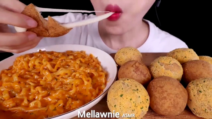 ASMR MUKBANG｜CHEESY CARBO FIRE NOODLES, CHEESE BALLS 꾸덕꾸덕 까르보 불닭볶음면, 뿌링클 치즈볼 EATING SOUNDS 먹방