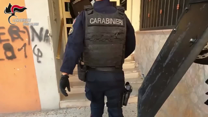 Reggio Calabria, smantellata dai carabinieri piazza di spaccio in un palazzo