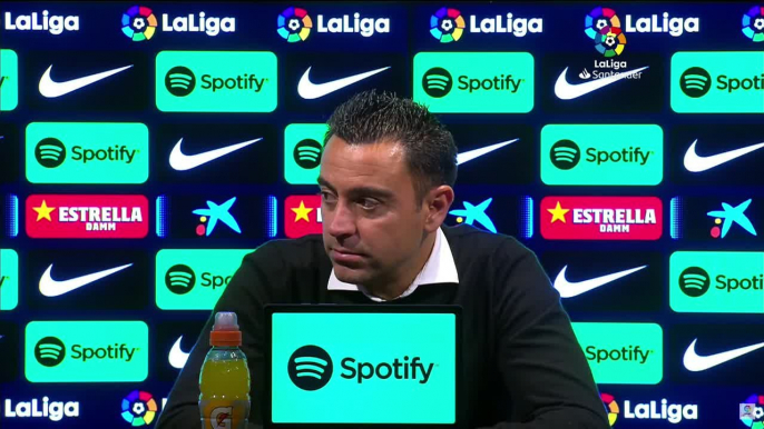 Xavi: "Busquets es el mejor mediocentro defensivo que vi en mi vida"