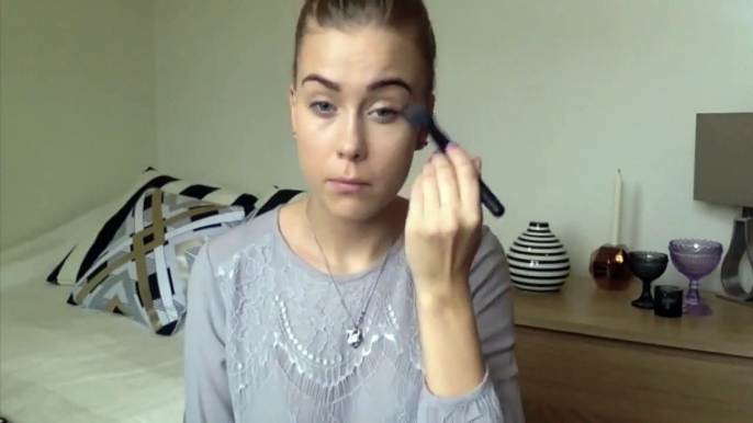 Neutral Eye And Hot Pink Lips Makeup tutorial - Olof Birna