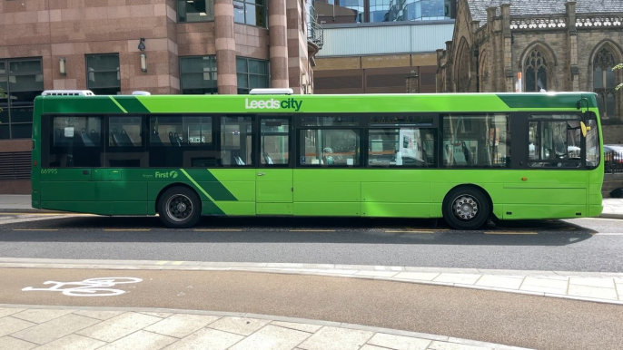 Leeds headlines 24 May: Number 9 bus service update praised