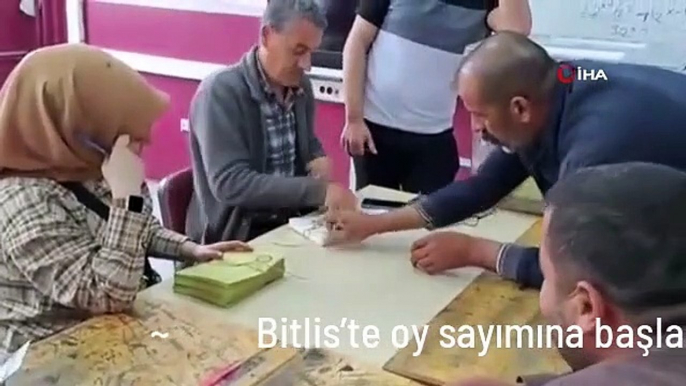 Bitlis'te oy sayımına başlandı